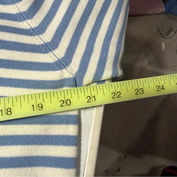 Designers Originals XL Light Blue and White V-Neck Sweater Set - Picture 8 of 9